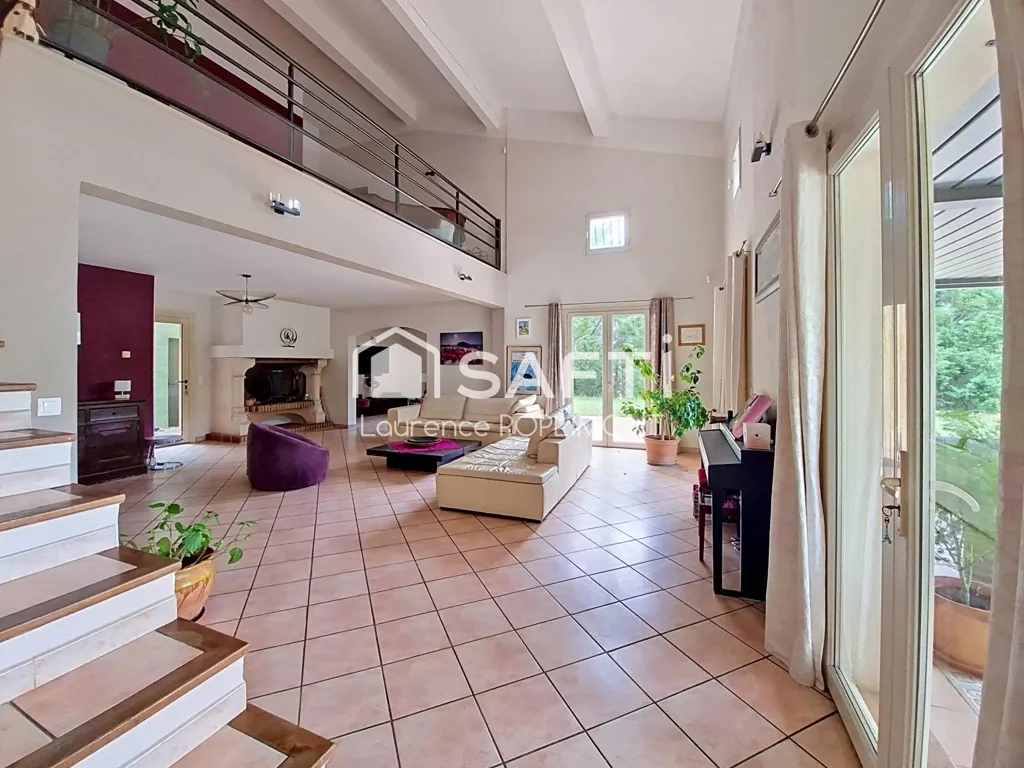 Living Room - Family Villa with Pool in Brignoles