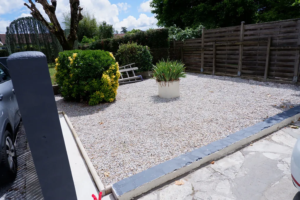 Välivaade - Renovated House with Courtyard in St Sulpice