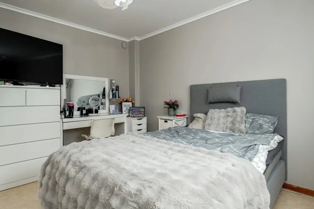 Camere da letto - Stable Rental Property with 16 Units and Garage