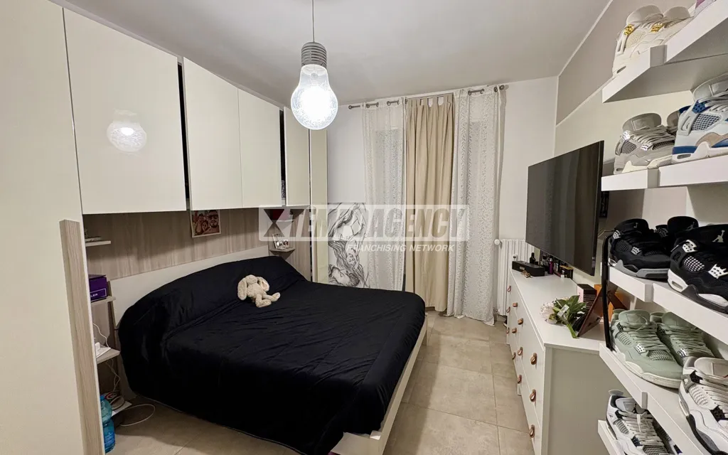 Chambres - Rearranged Apartment with Balcony in Pieve Emanuele