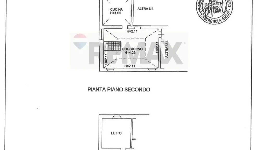 Plaan - Rustic Duplex with Box in Novellara