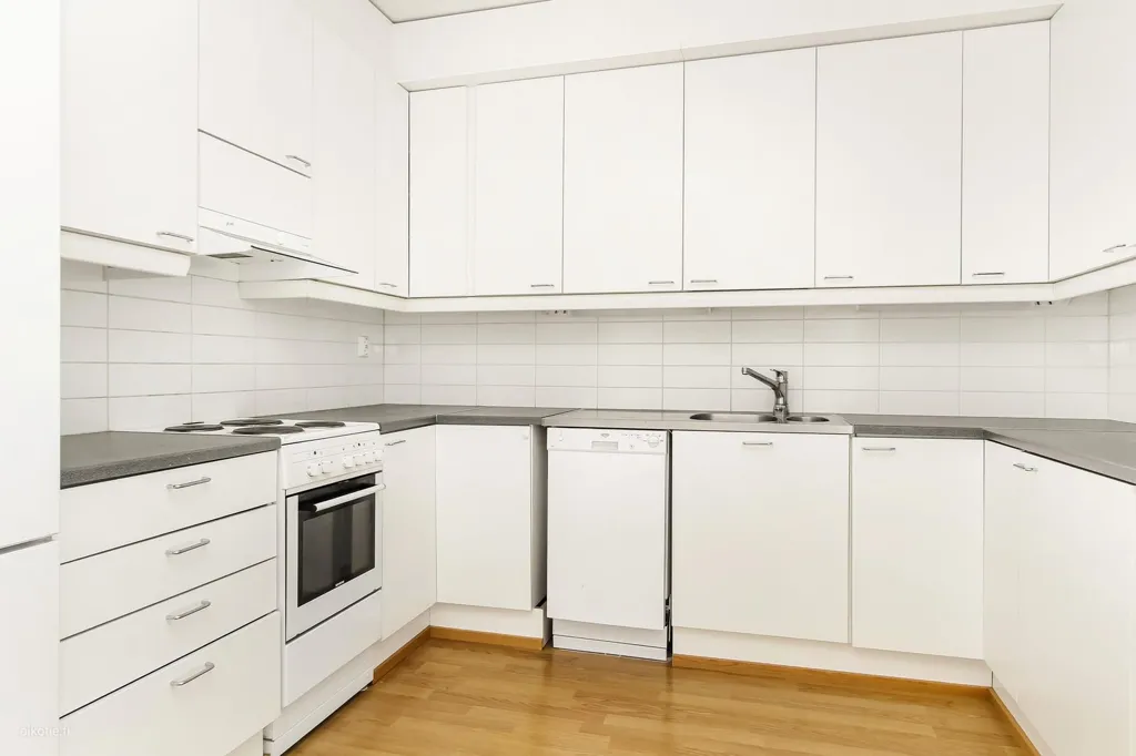 Cuisine - Spacious Duplex with Sauna in Simonkylä, Vantaa
