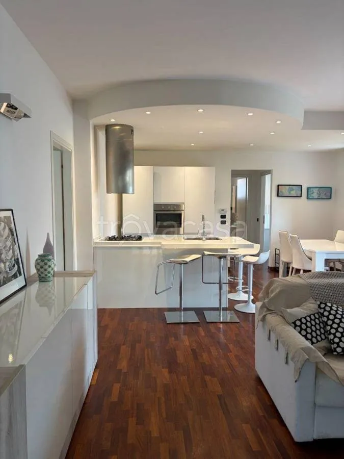 Cucina - Apartment with Terrace in Modena