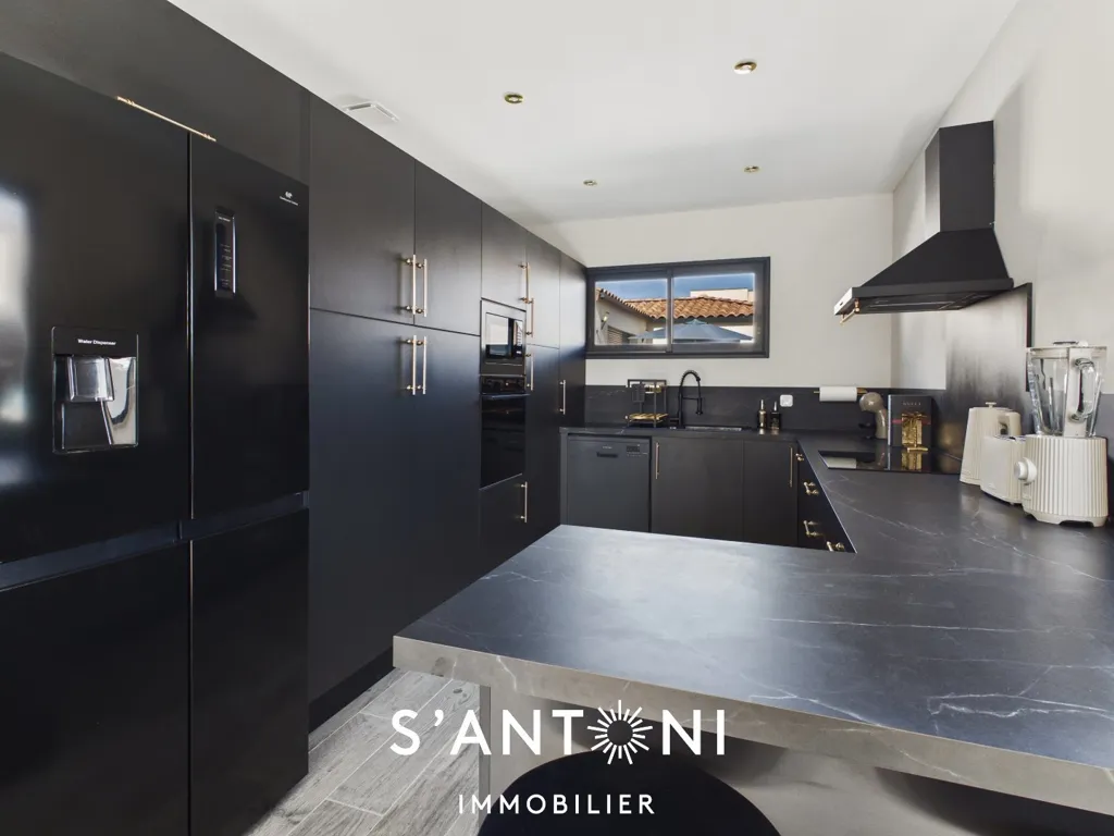 Kitchen - House with Garden in New Development