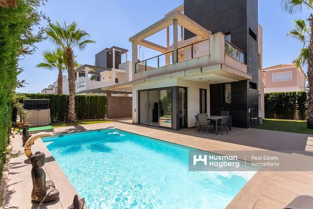 Bassein - Villa with Pool in Lomas de Cabo Roig