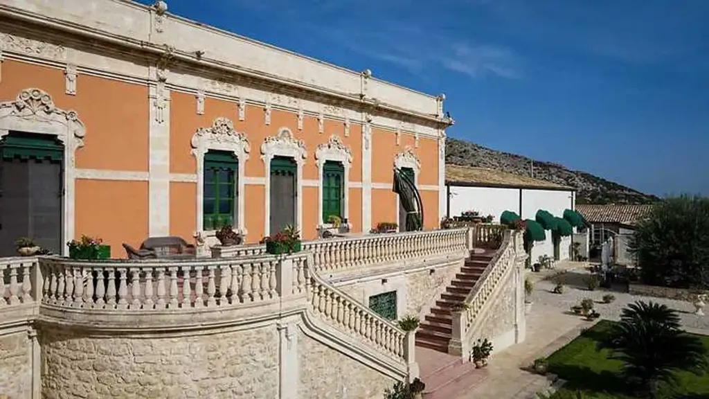 Välivaade - Restored Residences with Olive Grove in Avola
