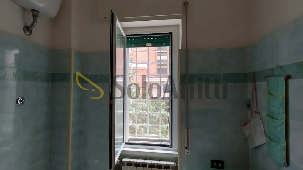 Bagni - Spacious Trilocale with Outdoor Space in Ladispoli