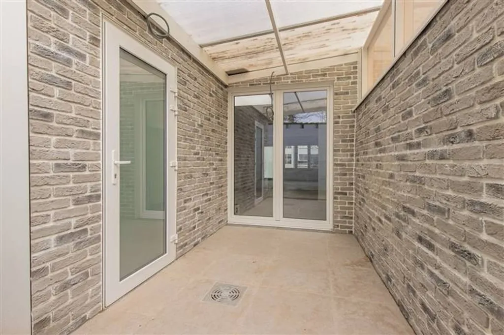 hallway_entrance
