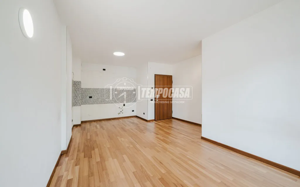 Pièces - Two-Bedroom Apartment with Balcony in Trezzano Sul Naviglio