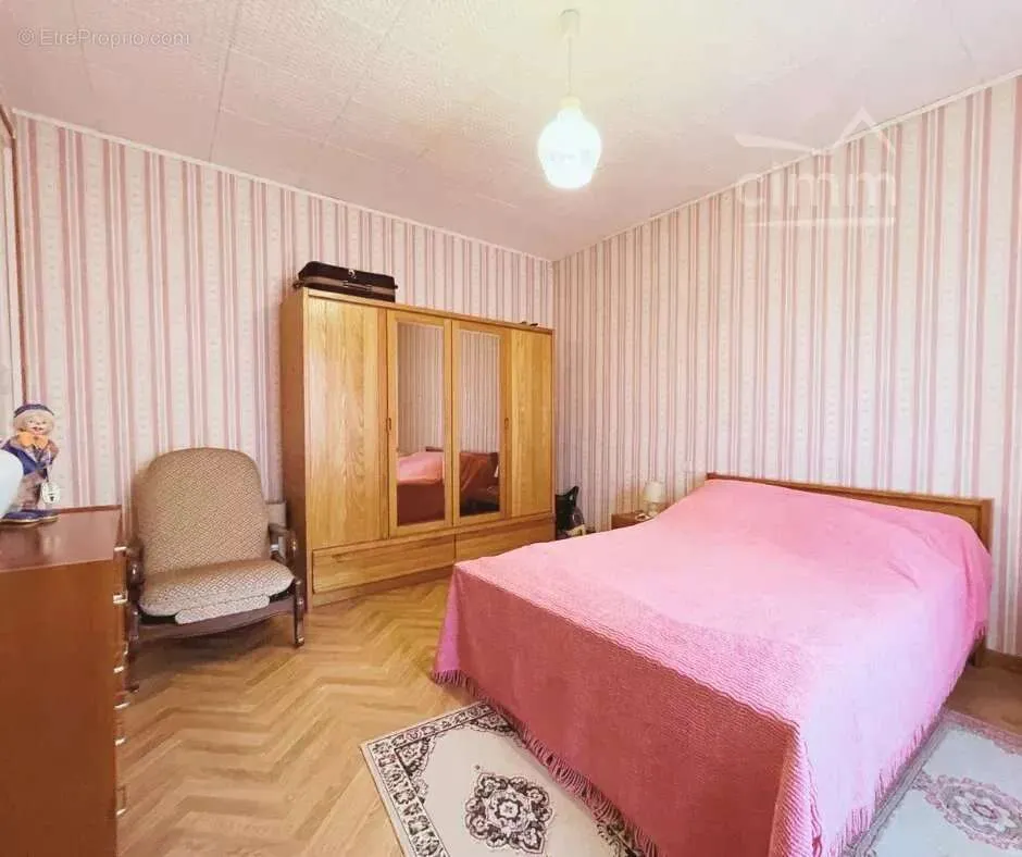 Magamistoad - Charming Village House with Courtyard in St Rambert