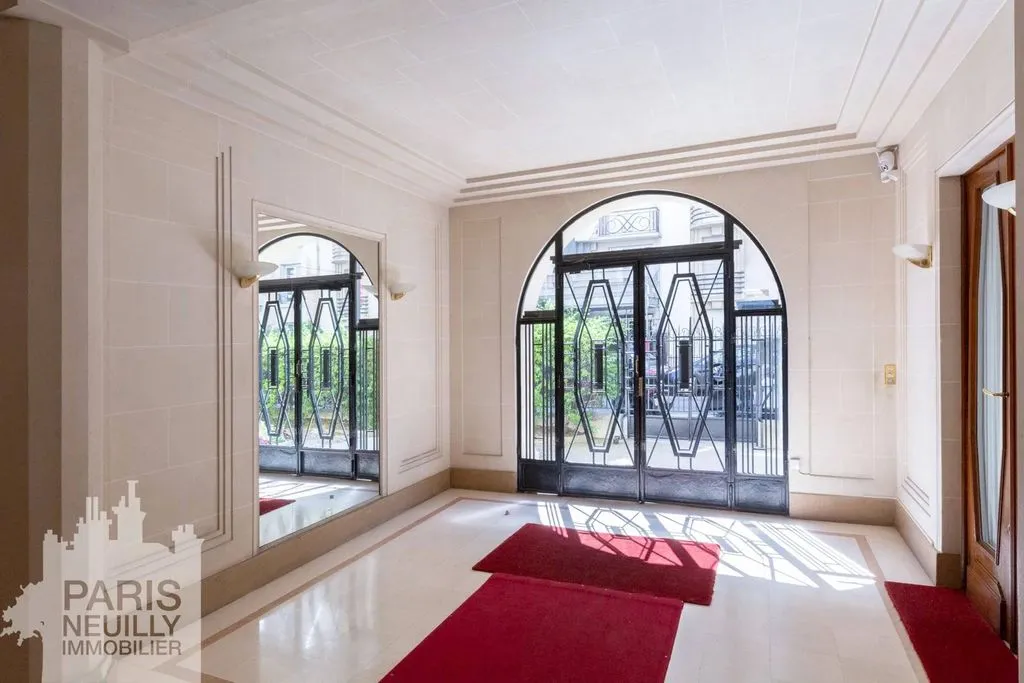 Entrée - Appartement de Luxe avec Ascenseur à Ternes