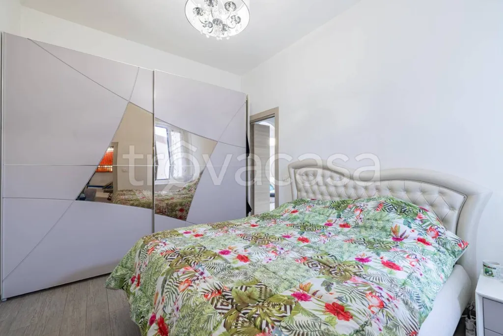 Chambres - Trilocale with Terrace in Bordighera