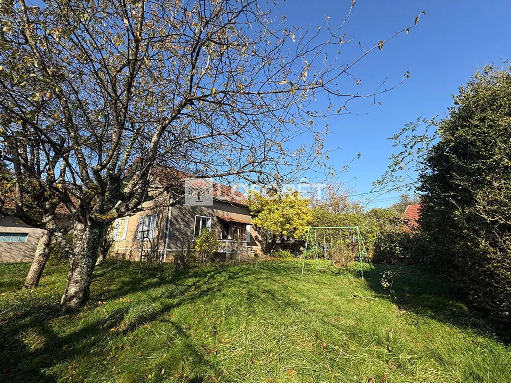 Giardino - 1950s House with Garage in Meroux-Moval