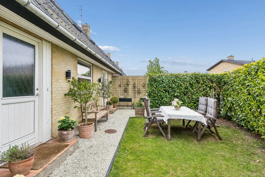 Jardin - Villa with Øresund View in Ålsgårde