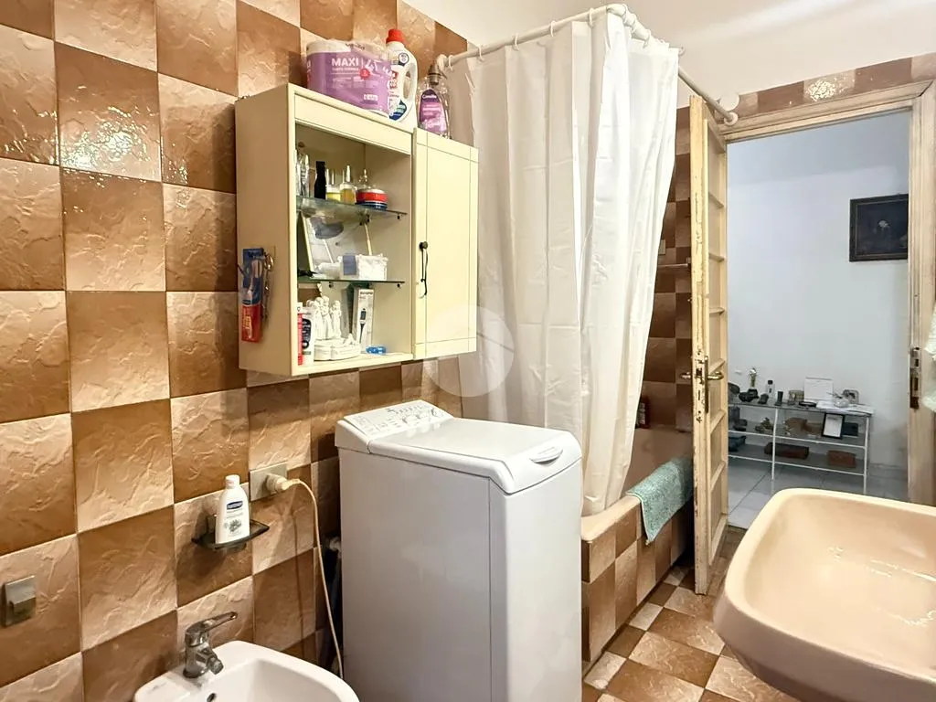 Bagni - Appartamento con doppia esposizione nel quartiere Prati–Mazzini a Roma