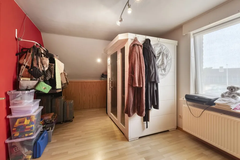 Stanze - Family Home with Solar Panels in Izegem