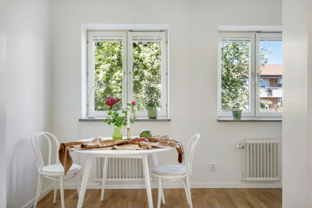 Salle à manger - Bright Two-Bedroom Flat with South-Facing Balcony