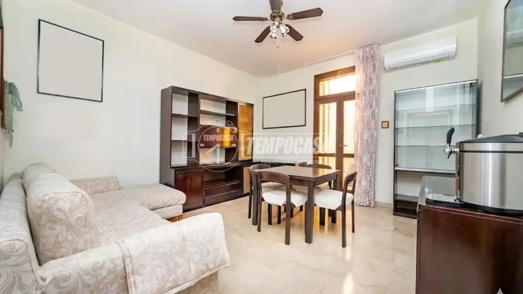 Living Room - Three-Bedroom Flat with Garden in Seriate