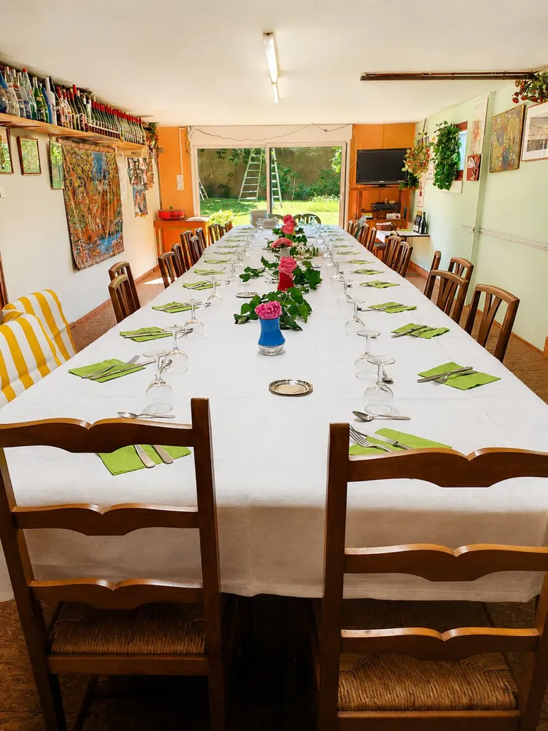 Söögituba - Spacious House with Garden in Vichy