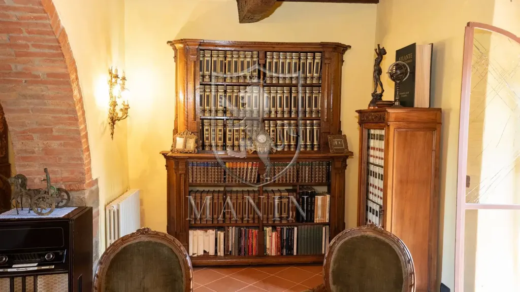 Bureau - Historic Castle with Garden in Sinalunga