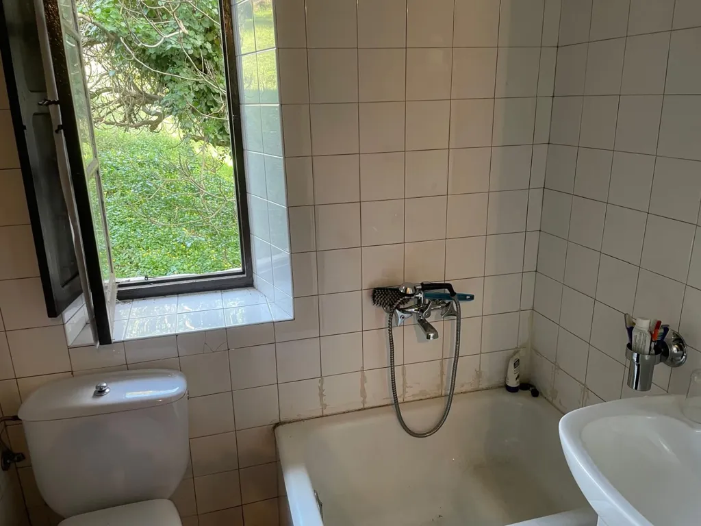 Bathrooms - Chalet with Garden in Arrankudiaga