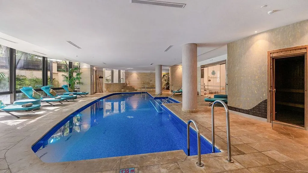 Piscine - Luxury Apartment with Sea View in Puerto Banús