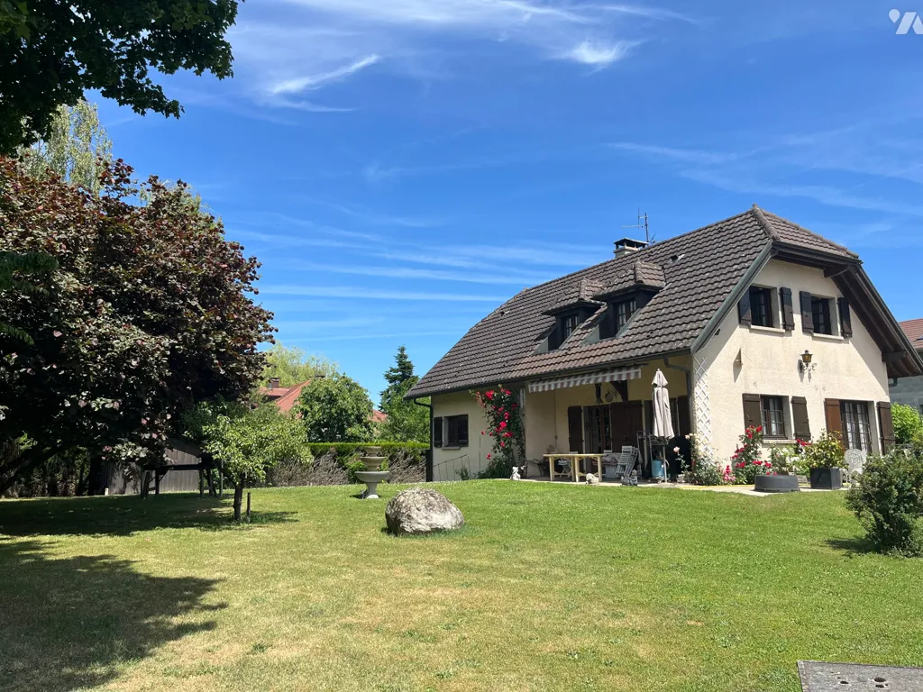 Giardino - House with Garden in Divonne-les-Bains