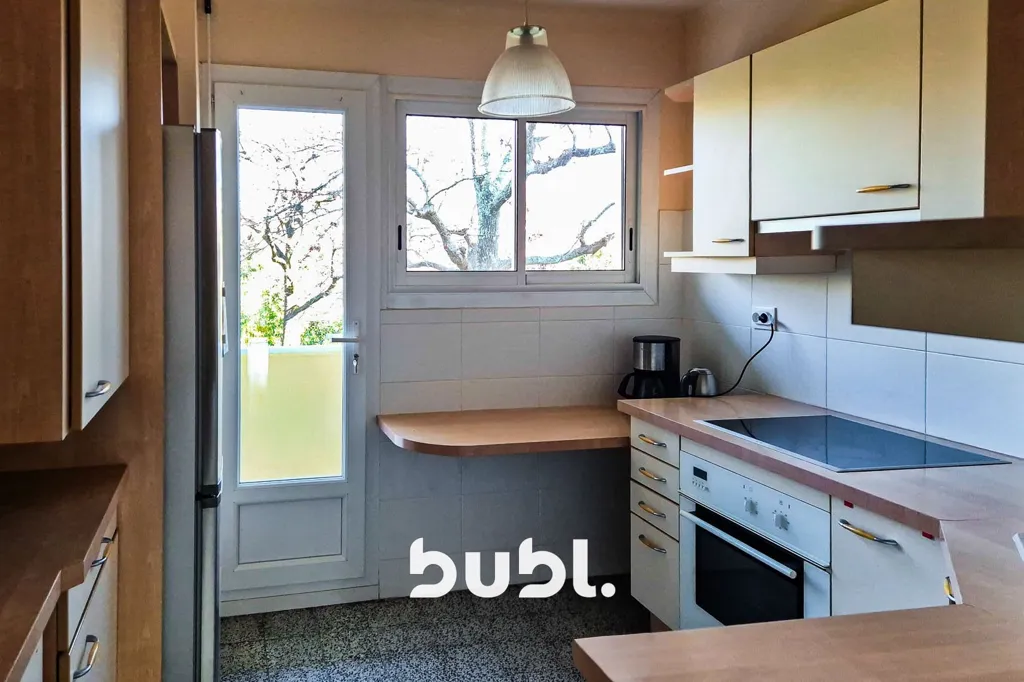Kitchen - Bright Apartment with Balcony in Parc d'Hiver