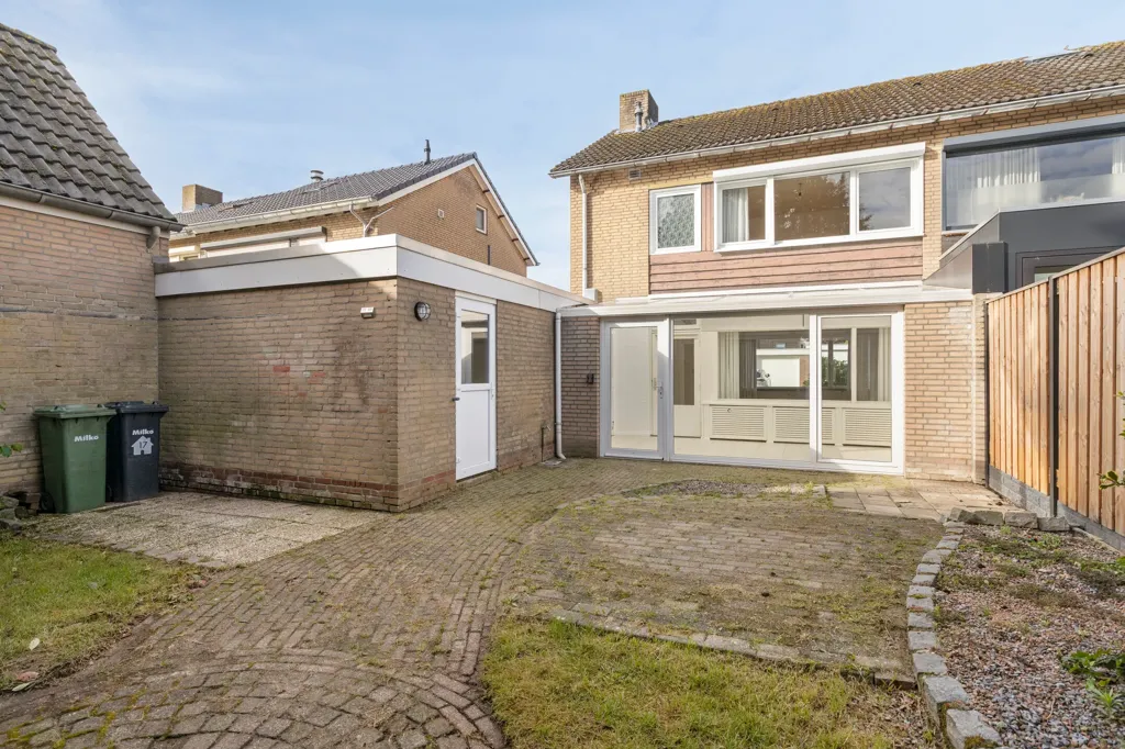 Välivaade - Semi-Detached House with Serre in Baarlo