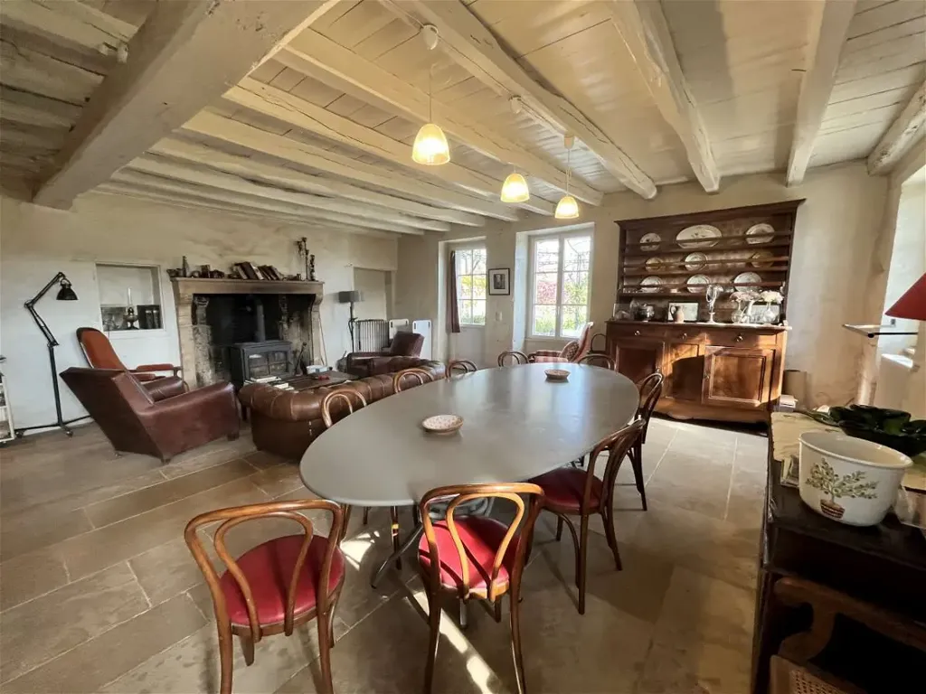 Salle à manger - Maison avec dépendance et jardin à Brion