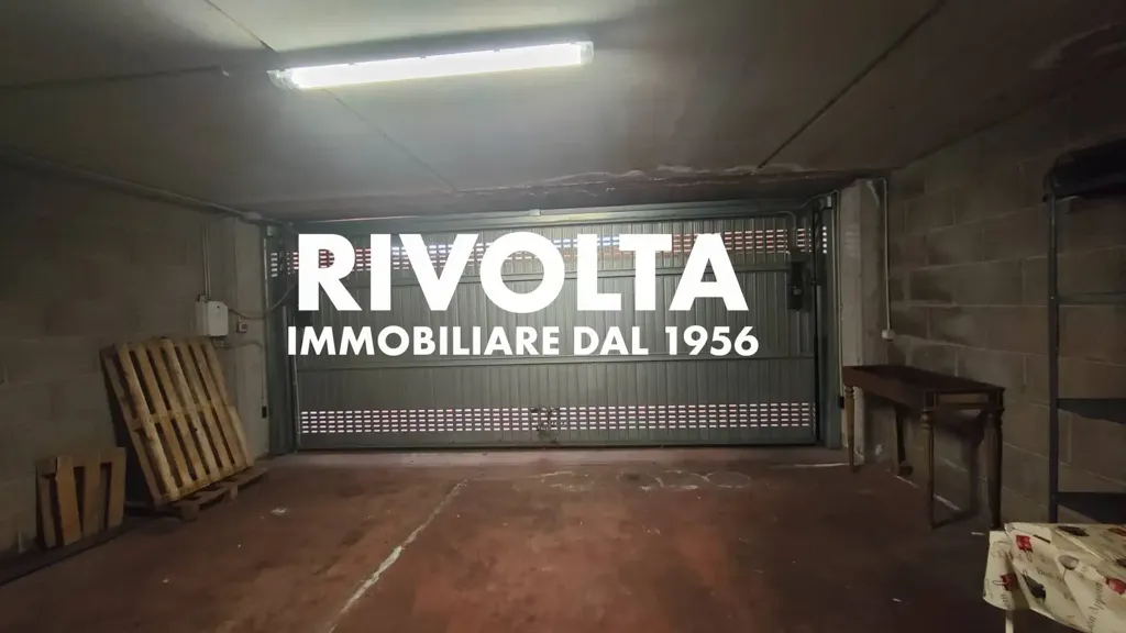 Garage - Cielo-Terra Villa with Garden in Rome