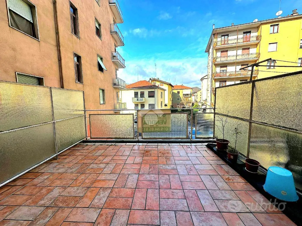 Terrasse - Apartment with Terrace in Cairo Montenotte