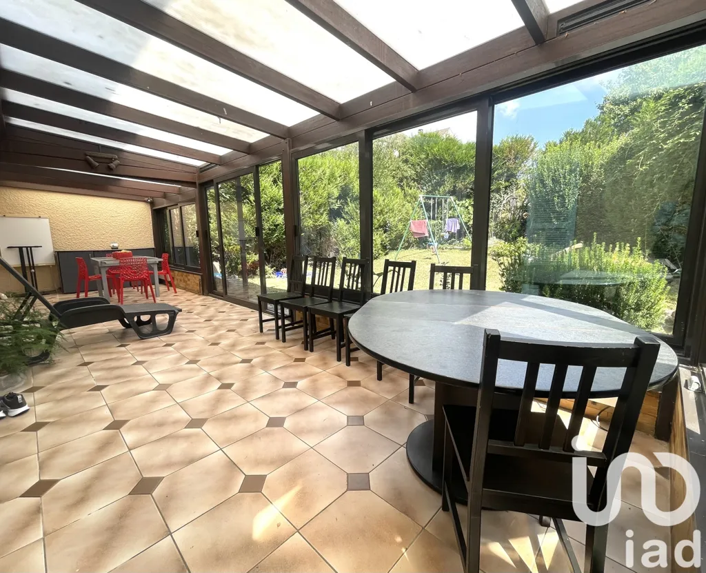 Terrasse - Maison avec Jardin dans le Secteur des Chardonnerettes à Sarcelles