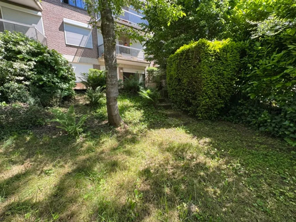 Giardino - Bright Ground Floor Apartment with Garden in Quiet Area
