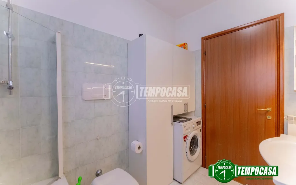 Vannitoad - Modernised Three-Room Flat with Balcony in Milan