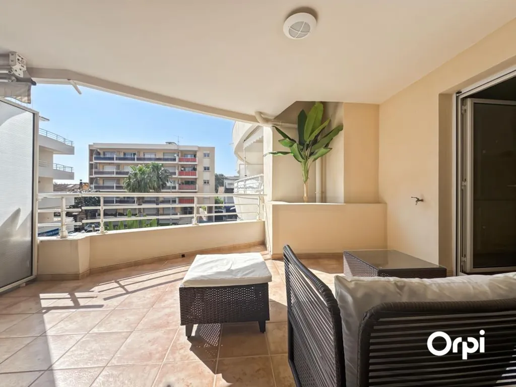 Balcon - Appartement avec Terrasse en Centre-Ville à Cavalaire-sur-Mer