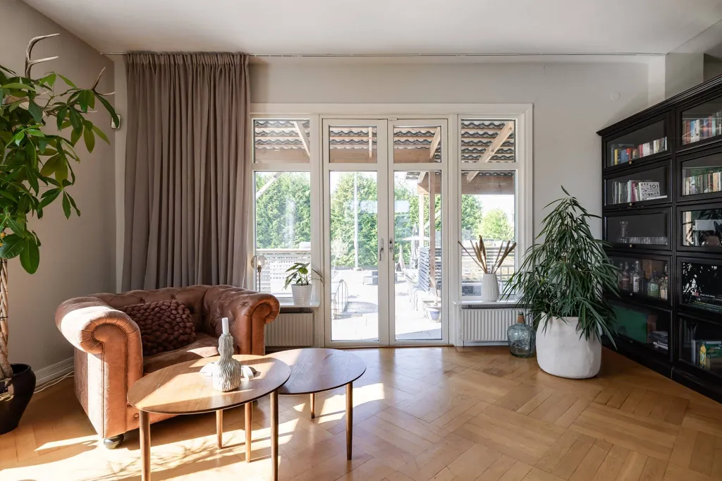 Maison 10 pièces à Kumla kommun