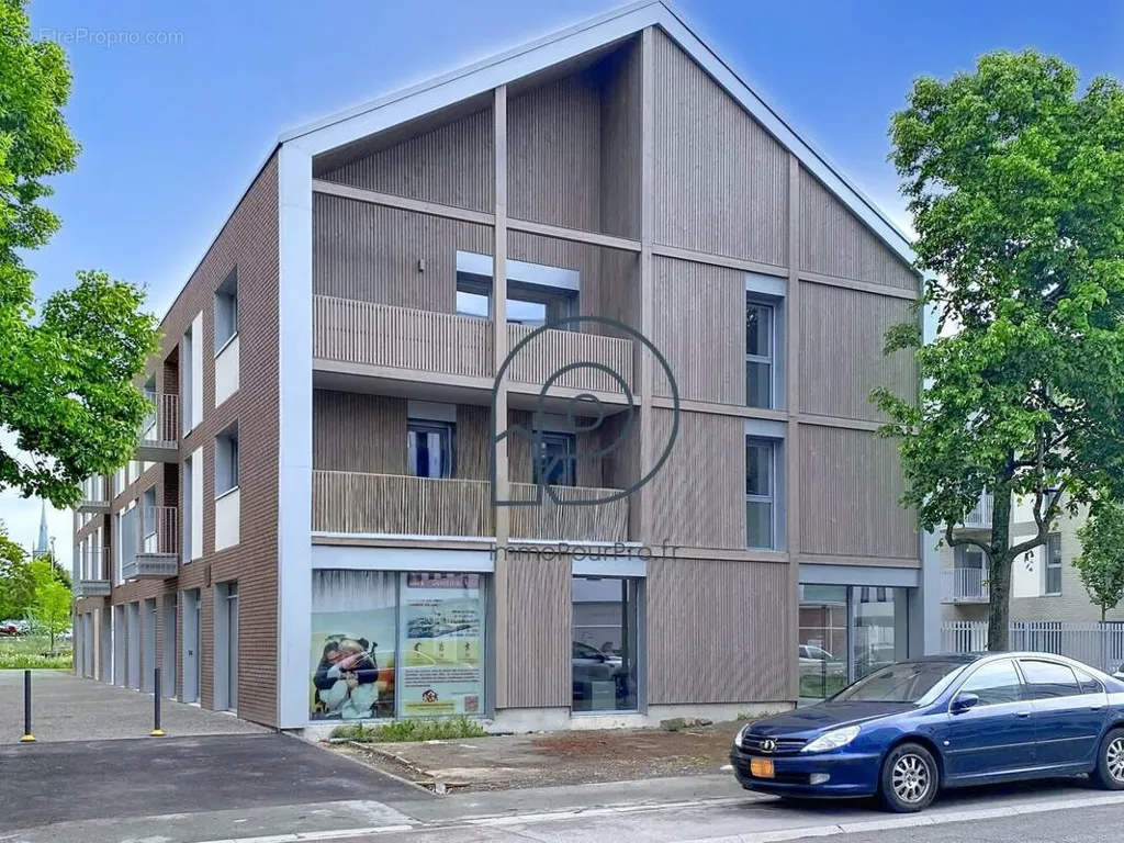 Välivaade - New Office with Loggia in Croix
