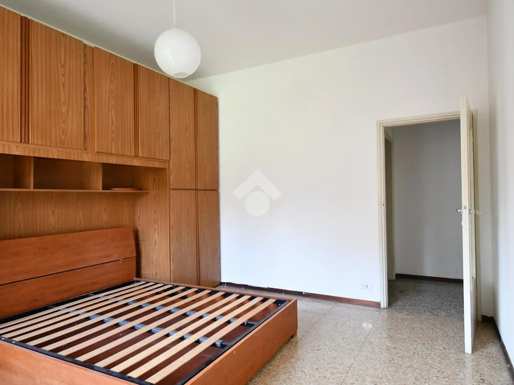 Chambres - Bright 3-Room Apartment with Balcony in Como
