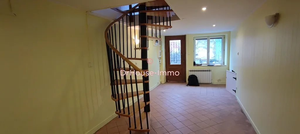 Pièces - Maison de Village Rénovée près du Centre à Langeac