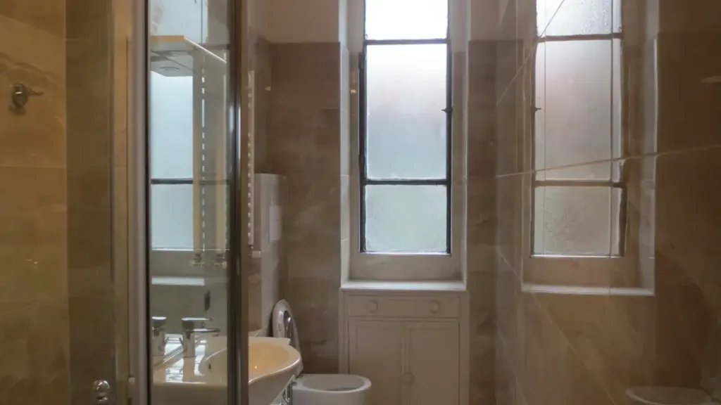 Bathrooms - Rented Apartment with Balcony in Milan