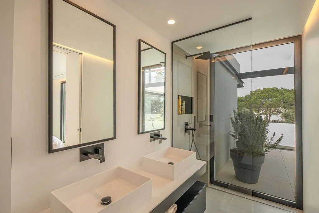 Vannitoad - Architectural Villa with Infinity Pool in Santa Eulària