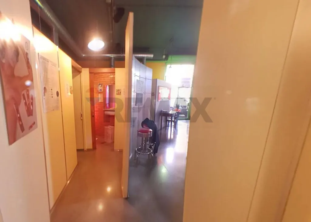 Entrée - Established Beauty Centre with Solarium in Dalmine