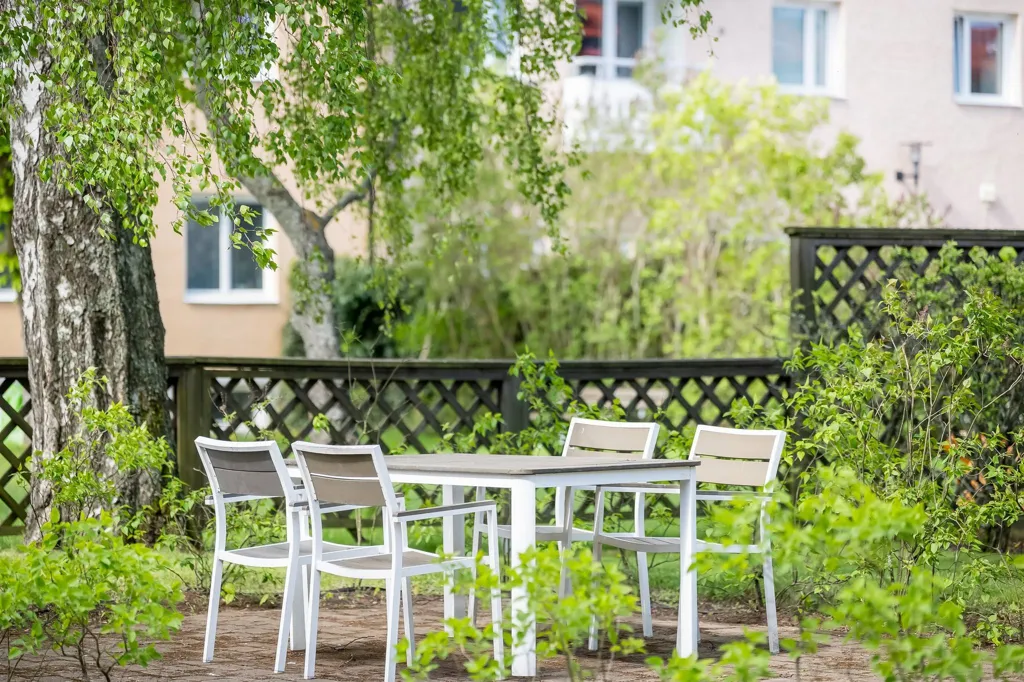 Jardin - Apartment with Garden View in Nynäshamn