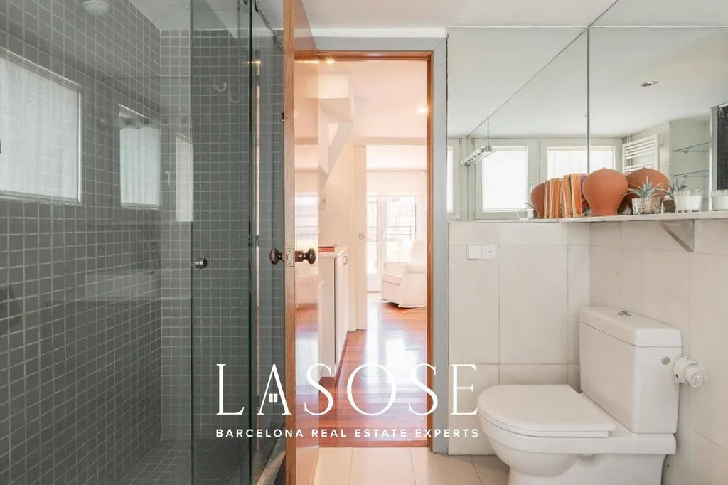 Bathrooms - Duplex Penthouse with Pool in Tres Torres, Barcelona
