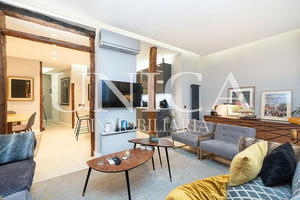 Elutuba - Modern Flat with Balcony in Malasaña