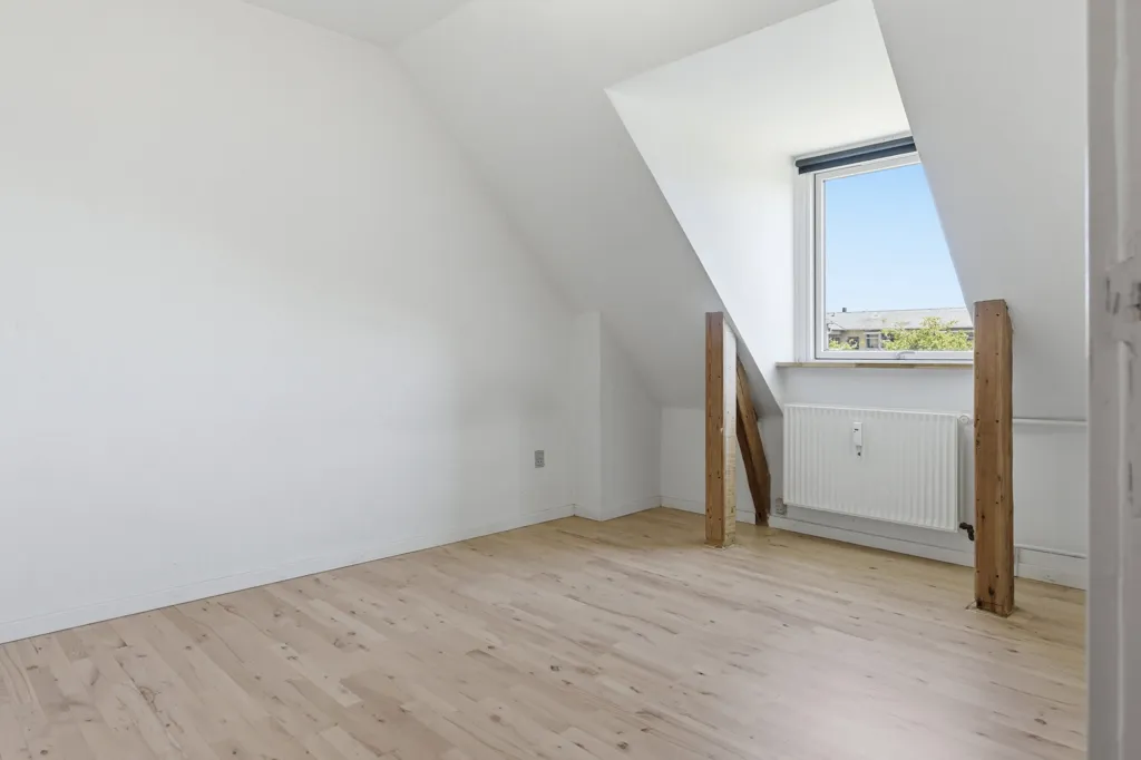 Toad - Condo with Balcony in Åbyhøj