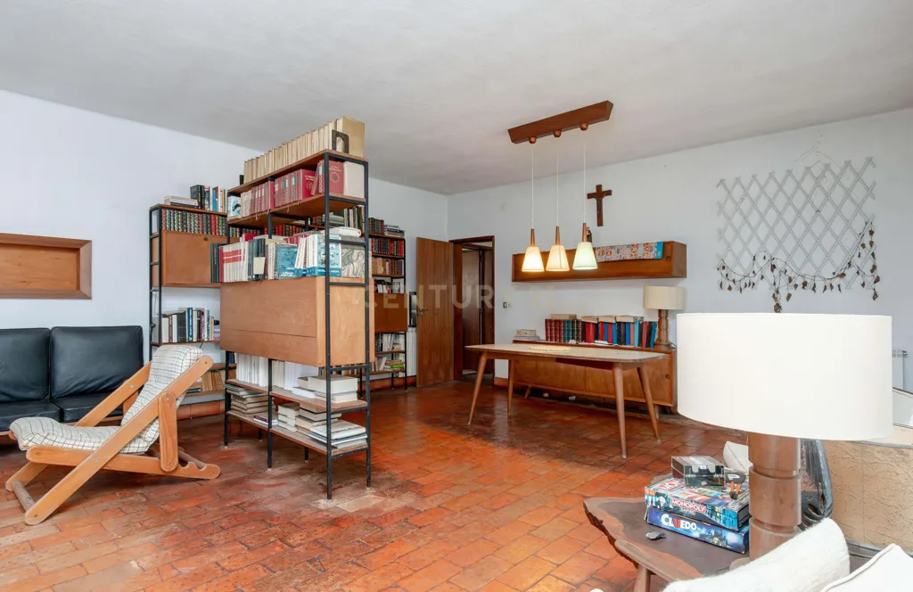 Elutuba - T6+1 House with Garden in Alfragide Norte
