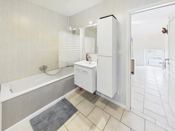 Vannitoad - Single-Storey House with Terrace in Witry