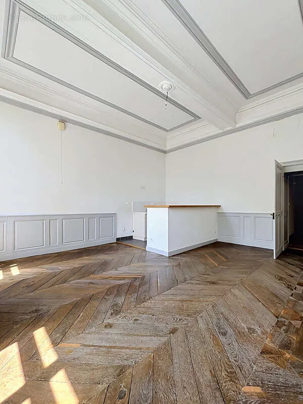 Elutuba - Spacious T2 with Garden View in Historic Centre